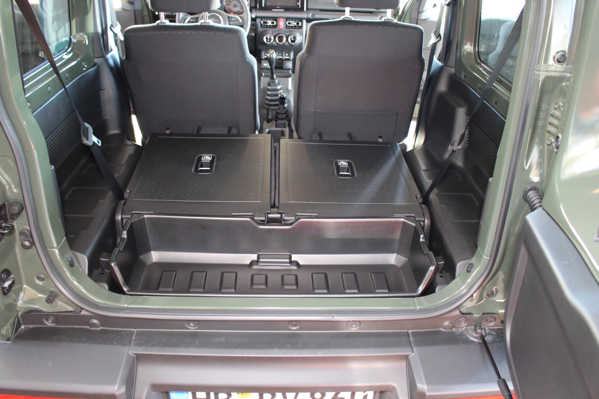 Bild des Artikels Carbox Classic Kofferraumwanne für Suzuki Jimny 10/18 - (GJ) Wendewanne ohne ausgebaute Staubox
